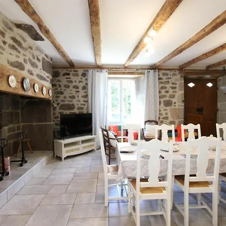 Semesterbostad Maison De Caractere Renovee Avec Jardin, Cheminee Et Wifi Proche Du Puy Mary - Fr-1-742-516 Mandailles-Saint-Julien